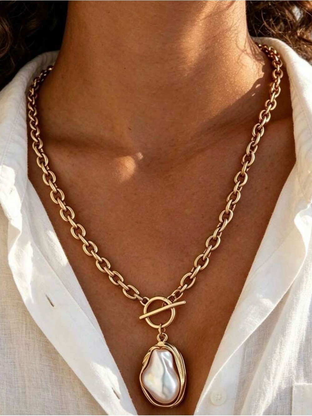 Gold Chain Necklace with Baroque Pearl Pendant